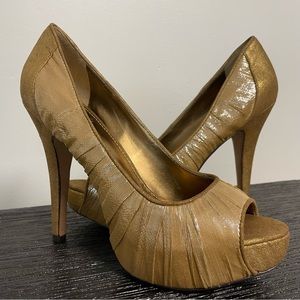 Vince Camuto VC-Moda Golden Bronze Heels Women  7.5 M NIB